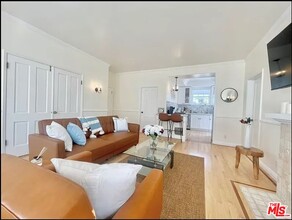 423 Ocean Ave in Santa Monica, CA - Building Photo - Building Photo