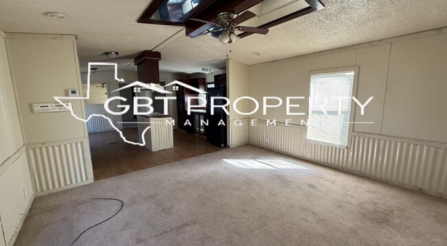 410 E Collins St in Bremond, TX - Building Photo - Building Photo