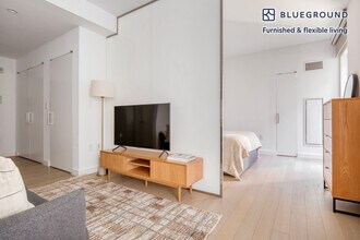 572 11th Ave, Unit SI FL6-ID1512 in New York, NY - Foto de edificio - Building Photo