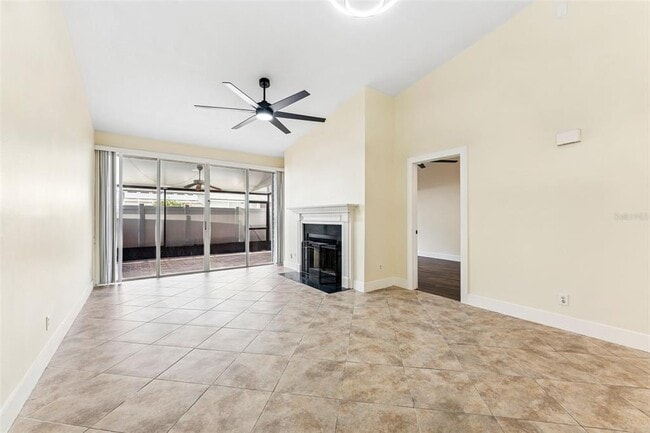 16117 Rambling Vine Dr E in Tampa, FL - Building Photo - Building Photo