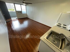 1301 Lusitana St in Honolulu, HI - Foto de edificio - Building Photo