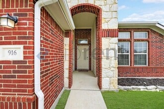 916 Reveille Rd in Fort Worth, TX - Building Photo - Building Photo