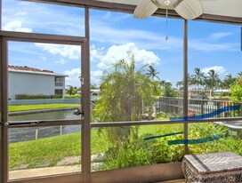 4803 SW Santa Barbara Ct in Cape Coral, FL - Building Photo