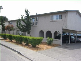 930-944 Sunset Ave Apartments