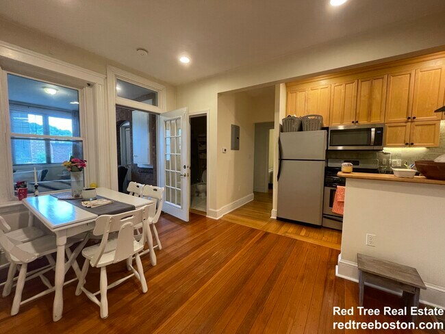 195 Winthrop Rd, Unit 2
