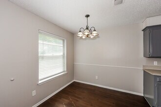 517 Parkview Dr in Burleson, TX - Building Photo - Building Photo