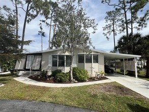 365 Lakewyn Ct in North Port, FL - Building Photo - Building Photo