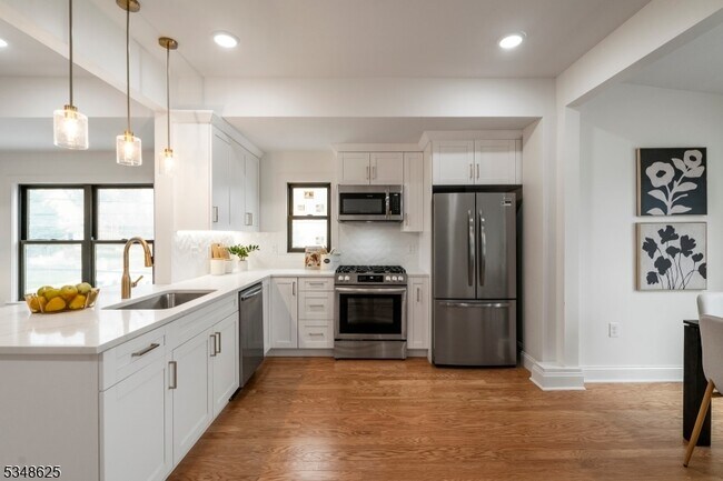 167 Harrison Ave in Montclair, NJ - Building Photo - Building Photo