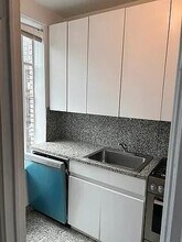 353 W 56th St in New York, NY - Building Photo - Building Photo