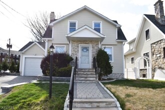 52 Day St in Clifton, NJ - Building Photo - Building Photo