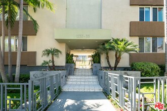 1233 Laurel Ave in West Hollywood, CA - Building Photo - Building Photo