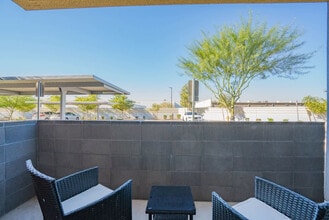 1950 E Broadway Rd in Tempe, AZ - Building Photo - Building Photo