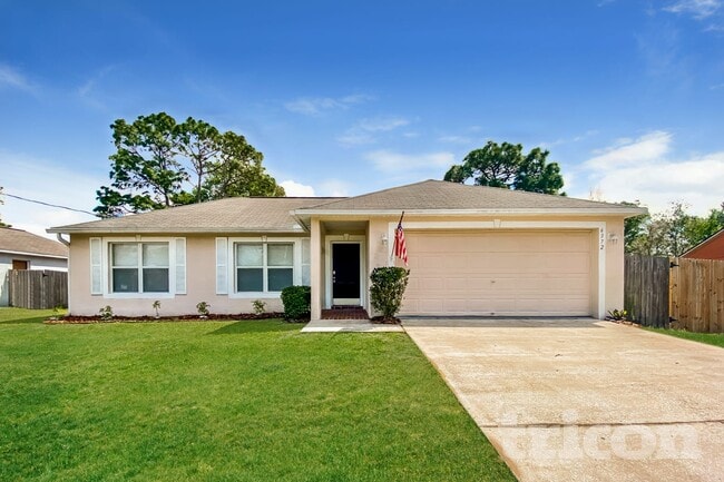 6372 Gainsboro Ave in Spring Hill, FL - Foto de edificio - Building Photo