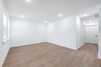 5718 Eskridge St in Houston, TX - Building Photo - Building Photo