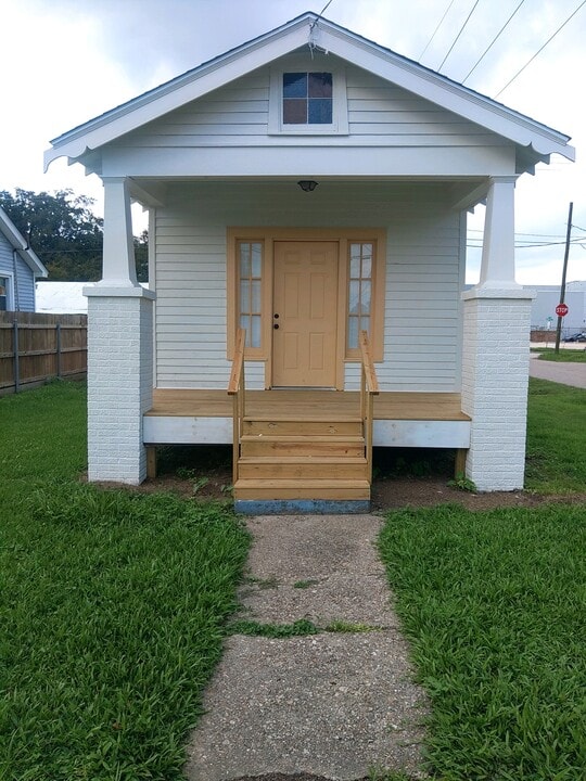 1100 Avenue A in Marrero, LA - Building Photo