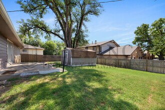 8403 E Gilbert St in Wichita, KS - Building Photo - Building Photo