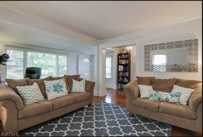 16 Cross St in Madison, NJ - Building Photo - Building Photo