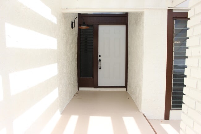 1279 Kaeleku St in Honolulu, HI - Building Photo - Building Photo