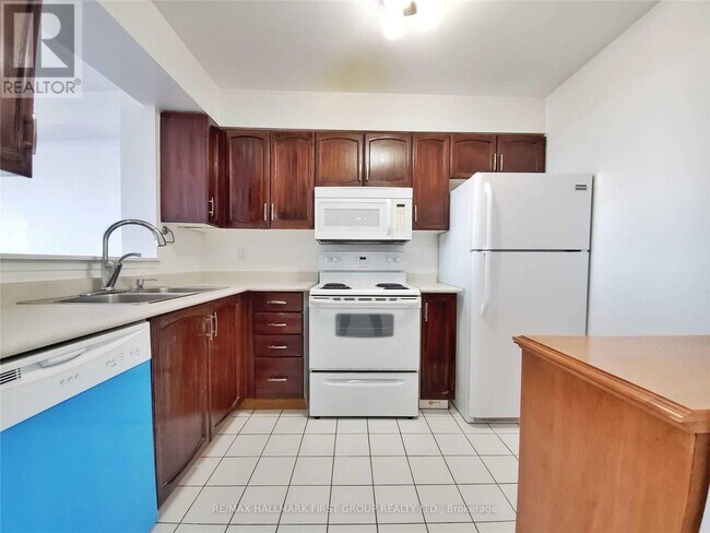 480 McLevin Ave in Toronto, ON - Building Photo - Building Photo