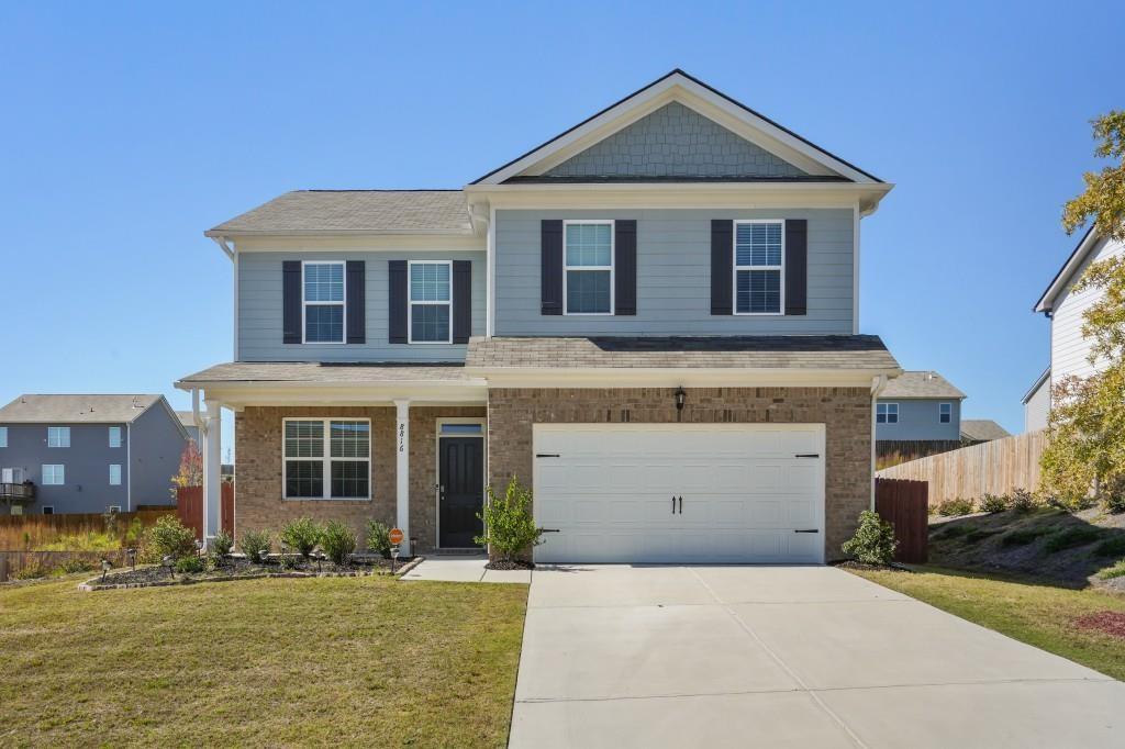 8816 Sibella Ct in Lithia Springs, GA - Building Photo