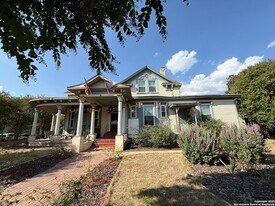 437 W Magnolia Ave in San Antonio, TX - Building Photo