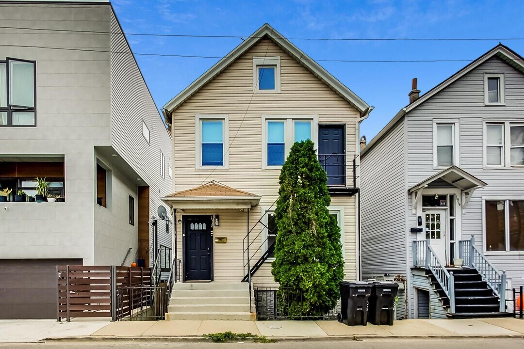 1918 S Shelby Ct in Chicago, IL - Building Photo