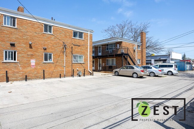 E Outer Drive Apartments in Detroit, MI - Foto de edificio - Interior Photo