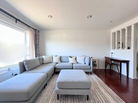 17700 S Western Ave in Gardena, CA - Building Photo