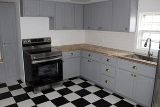 25-27-27 Ferris Ave in East Providence, RI - Building Photo - Building Photo