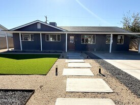 7413 E Roosevelt St in Scottsdale, AZ - Building Photo