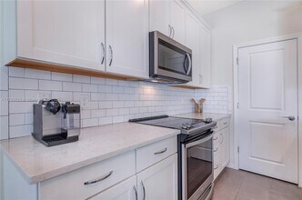 5077 Eucalyptus Dr in Hollywood, FL - Building Photo - Building Photo