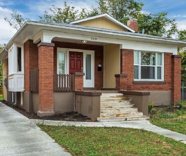 property at 240 E Truman Ave