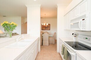 3820 Sawgrass Way in Naples, FL - Building Photo