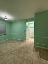 2336 Alling Ter in North Port, FL - Foto de edificio - Building Photo