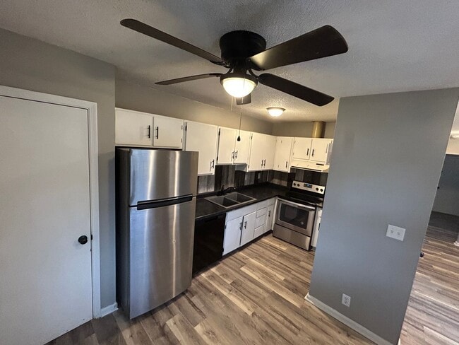 property at 2709-2711 N Kaster Ct