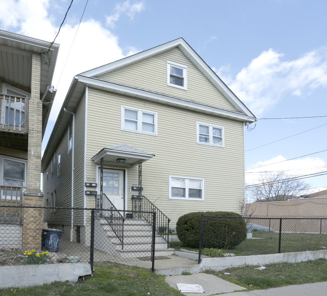 2025 Grier Ave in Linden, NJ - Building Photo - Building Photo