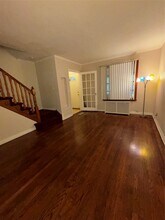 58-24 80th St in Queens, NY - Building Photo - Building Photo
