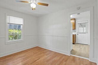 1408 N Bronough St in Tallahassee, FL - Foto de edificio - Building Photo