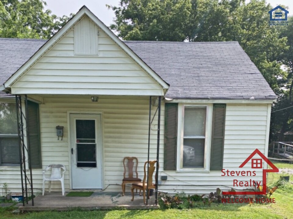 117 Poplar St in McMinnville, TN - Building Photo