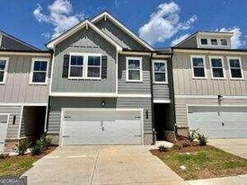 741 Pt Pl Dr in Loganville, GA - Building Photo