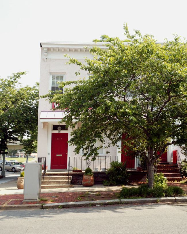 2639 Eye St NW in Washington, DC - Building Photo - Building Photo