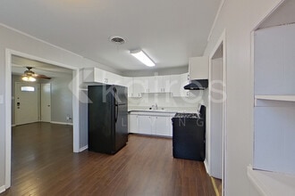 5117 SW 16th Ave in Amarillo, TX - Foto de edificio - Building Photo