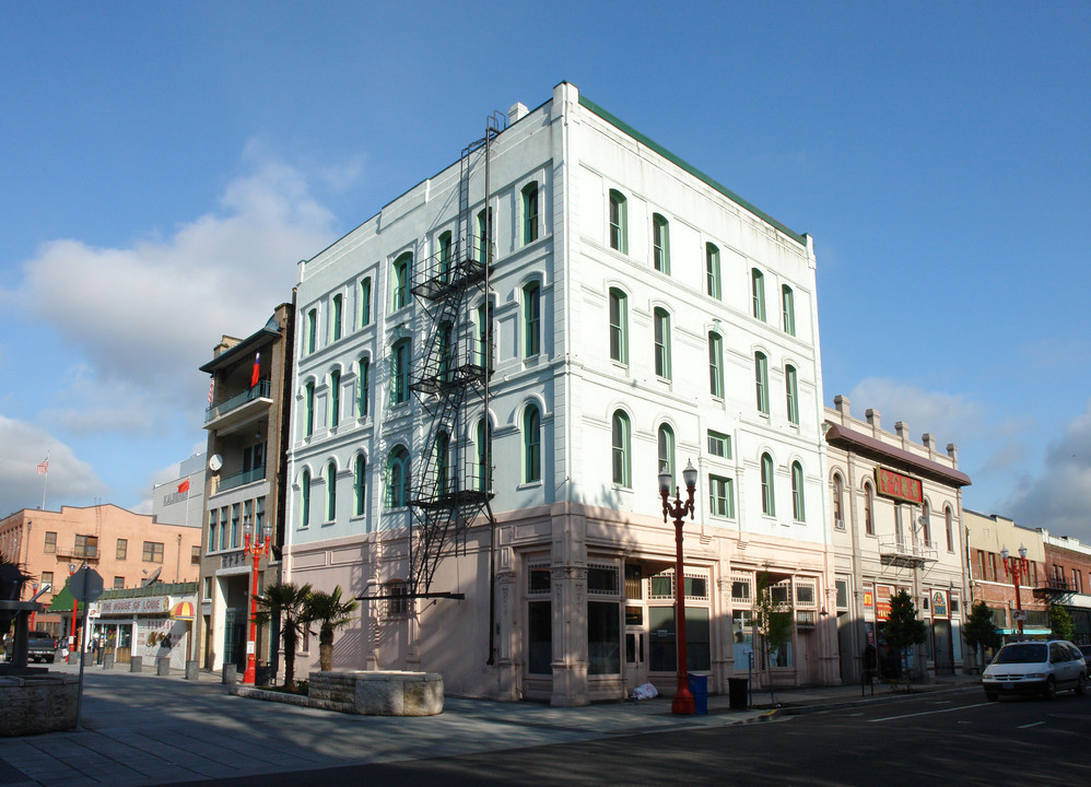 203-207 NW 3rd Ave in Portland, OR - Building Photo