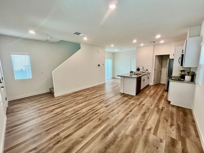 6016 San Rafael Ln in Roseville, CA - Building Photo - Building Photo