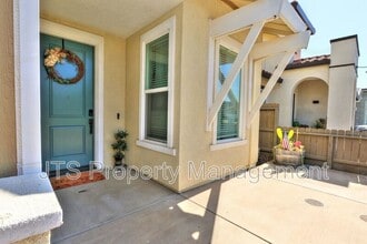 12158 Byrony Ct in Rancho Cordova, CA - Foto de edificio - Building Photo