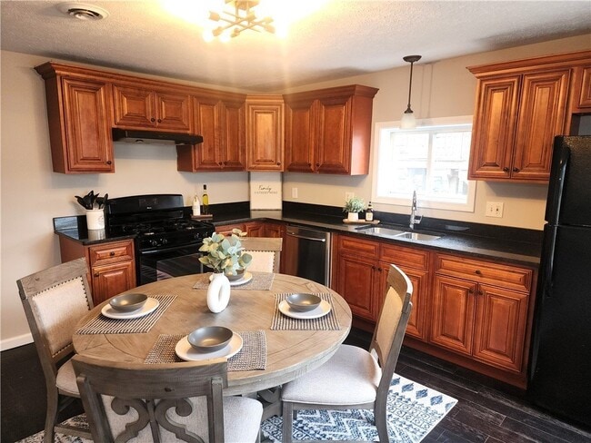 property at 50 Anchor Terrace