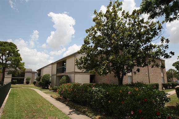 Southwest Village in Stafford, TX - Foto de edificio - Building Photo