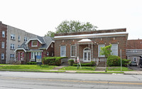 2421 W National Ave in Milwaukee, WI - Building Photo - Building Photo