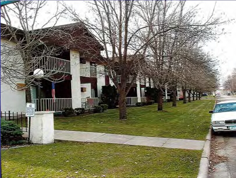 A-Lea Apartments in Albert Lea, MN - Building Photo