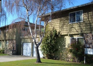 Karyl Apartments in Santa Clara, CA - Foto de edificio - Building Photo